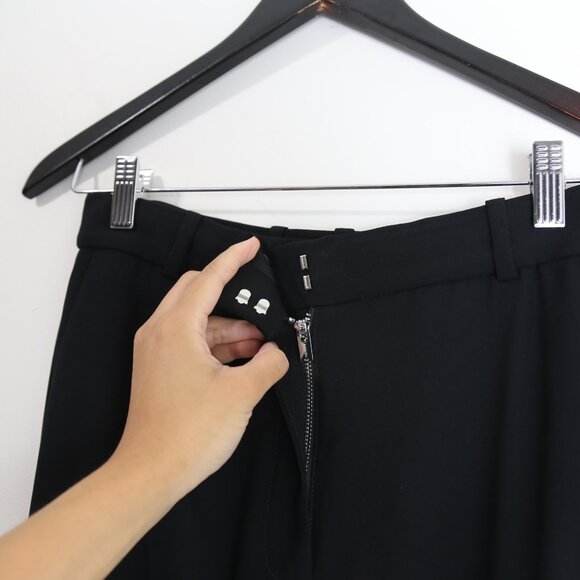 Aritzia Babaton Refined Cargo High-waisted Crepe Black Pants Size 4 - Picture 3 of 8